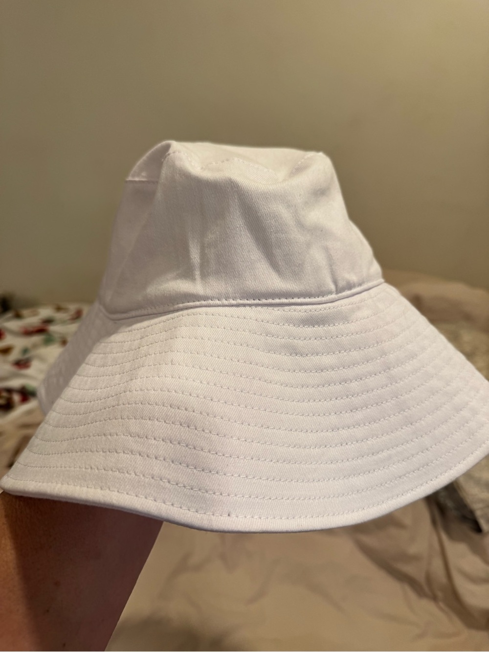 NWT White adult Sun' Bucket Hat